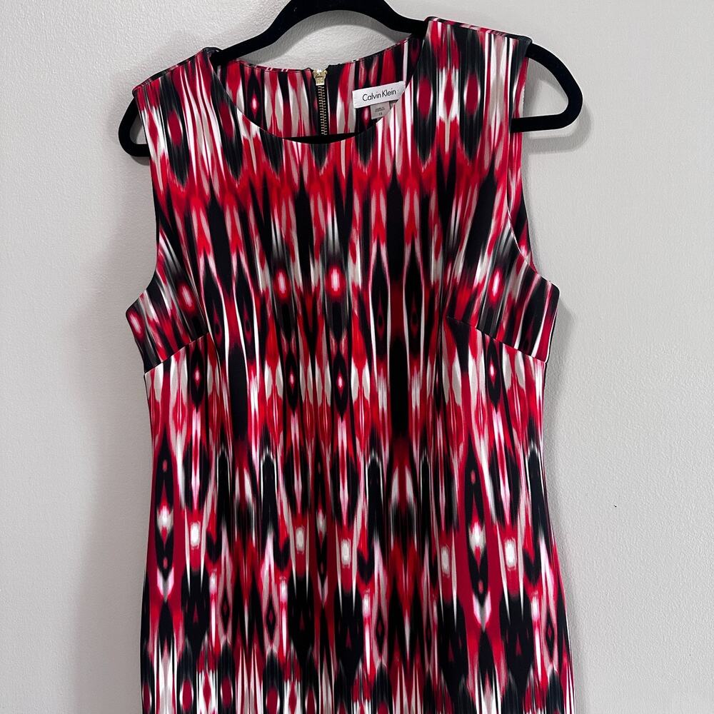 Calvin Klein Printed Scuba Sheath Dress Size 12 Red Black Sleeveless Business - Picture 2 of 4